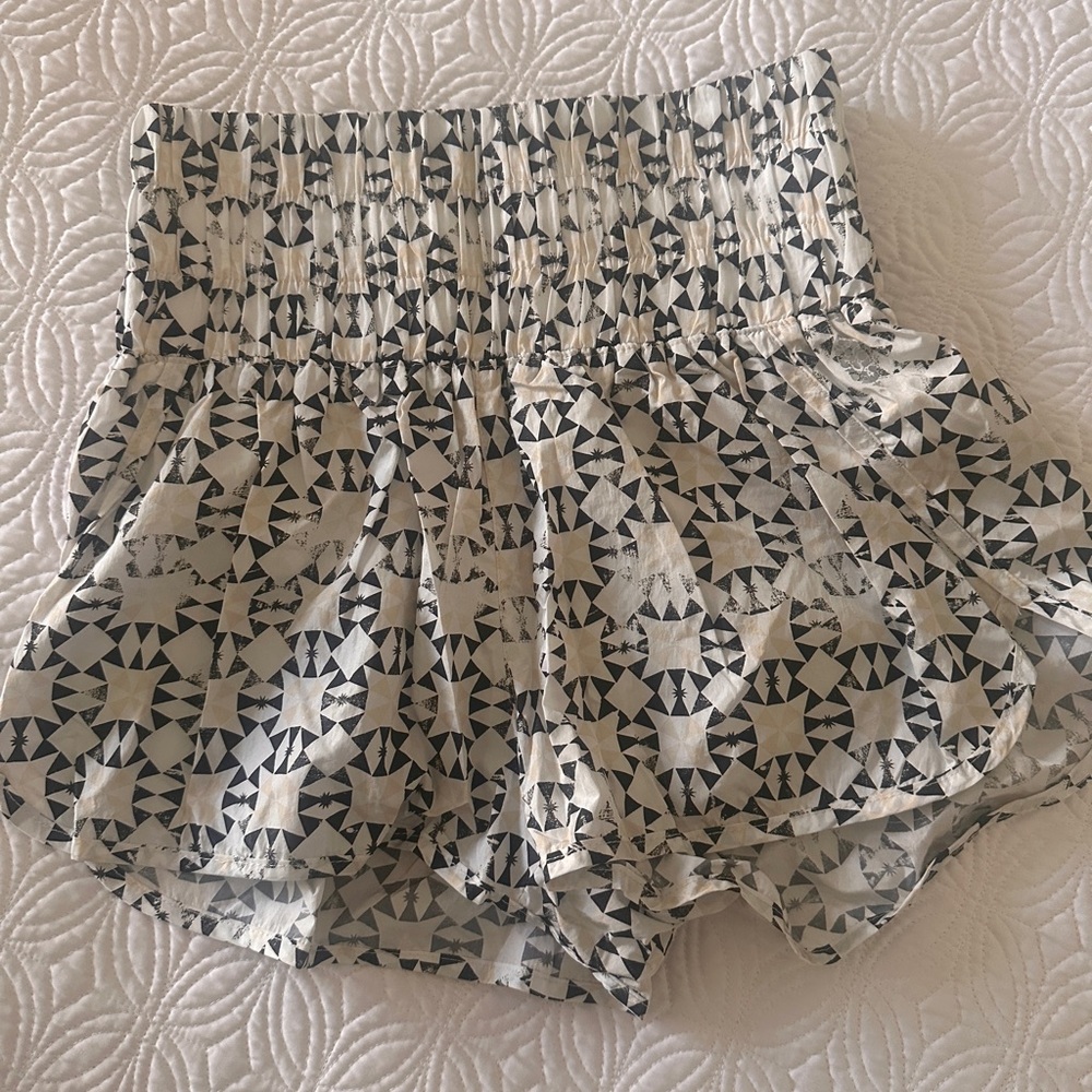 FP Movement shorts! Size small - EXCELLENT condition. Maybe worn 2-3 times.